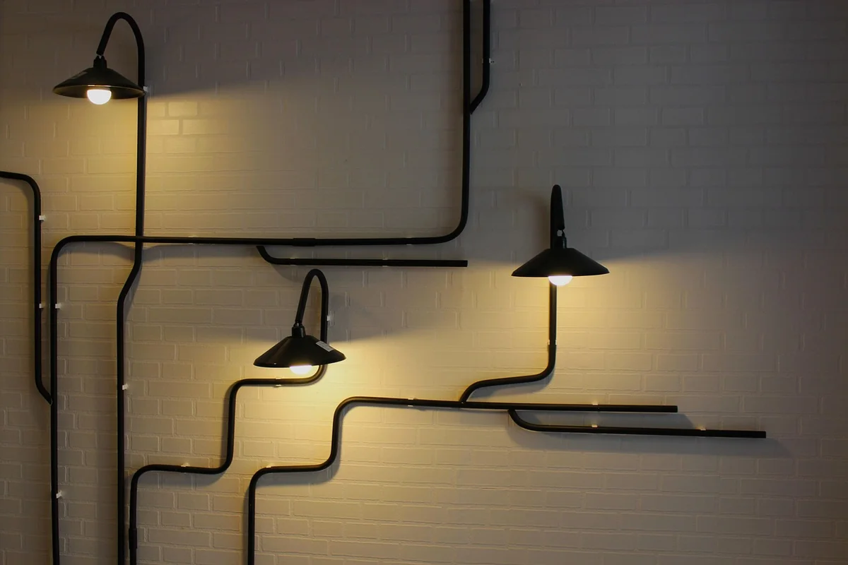 Les techniques de fixation murale qui tiennent vraiment